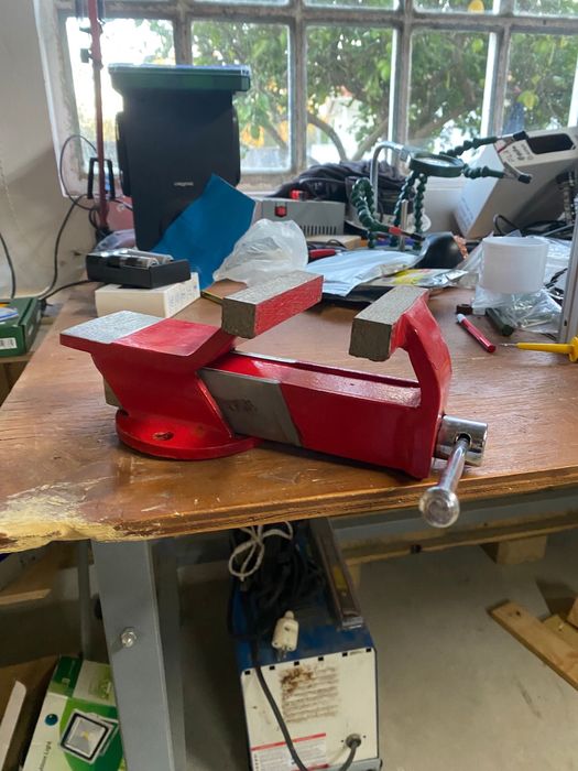 Torno de bancada 100mm