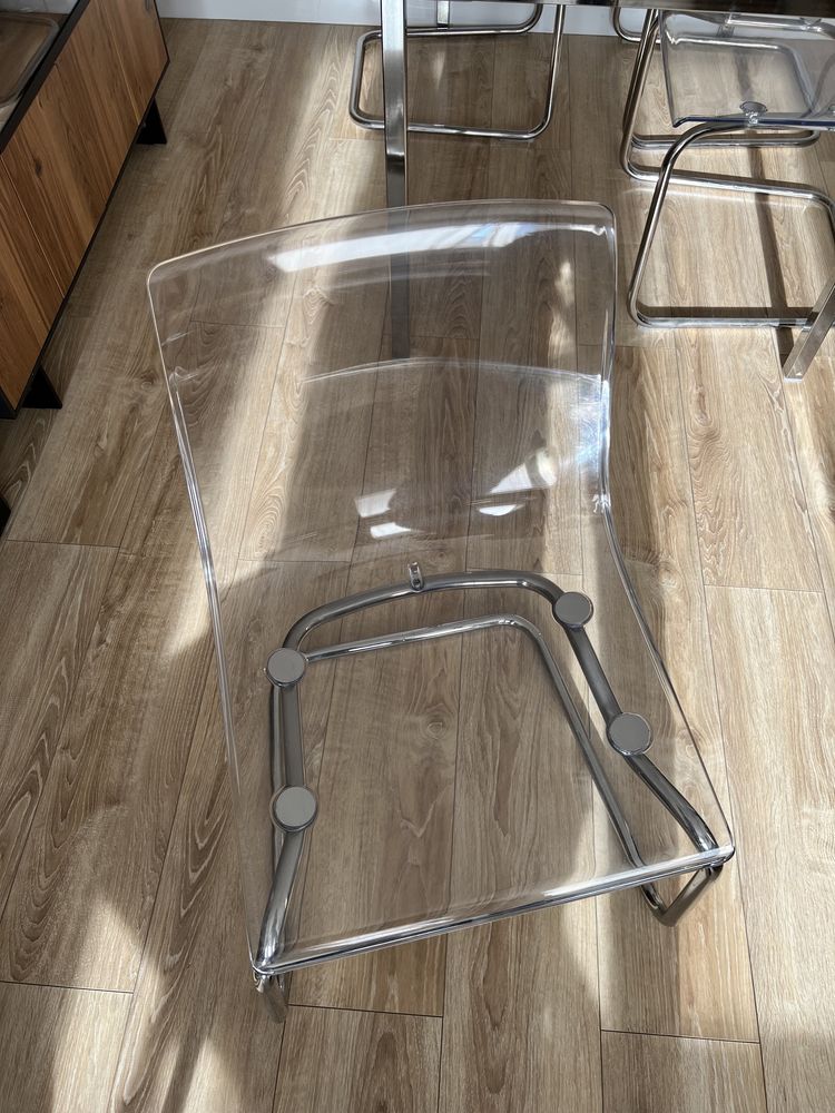 ZESTAW IKEA. TOBIAS przezroczyste 4szt + stół IKEA TORSBY biały.