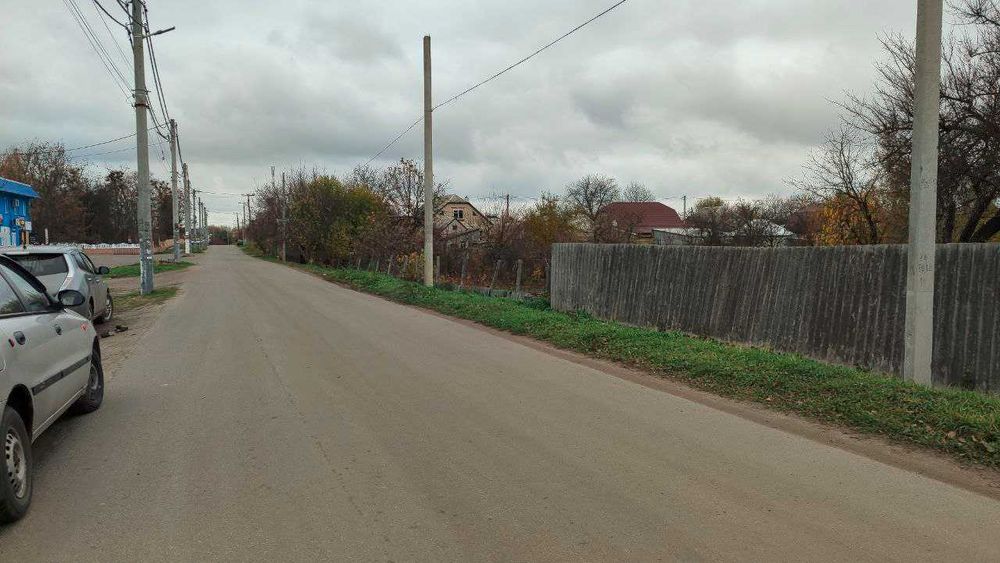 Продам невеликий окремий будинок в Дергачах по вулиці Садовій.