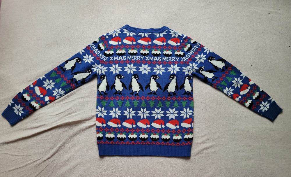 Sweter świąteczny w pingwiny r. 134-140 cm