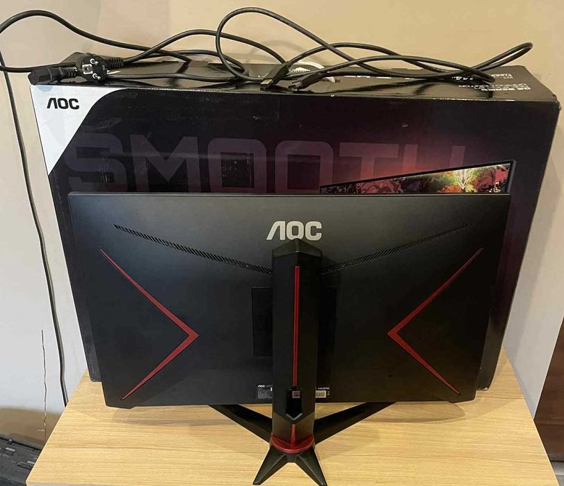 Monitor Gamingowy AOC Q27G2U 27” QHD 144Hz – kompletny zestaw, sprawny