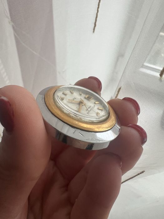 Вінтажний радянський годинник Заря советские наручные часы