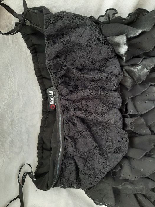 sukienka czarna, wieczorowa, krótka, falbanki