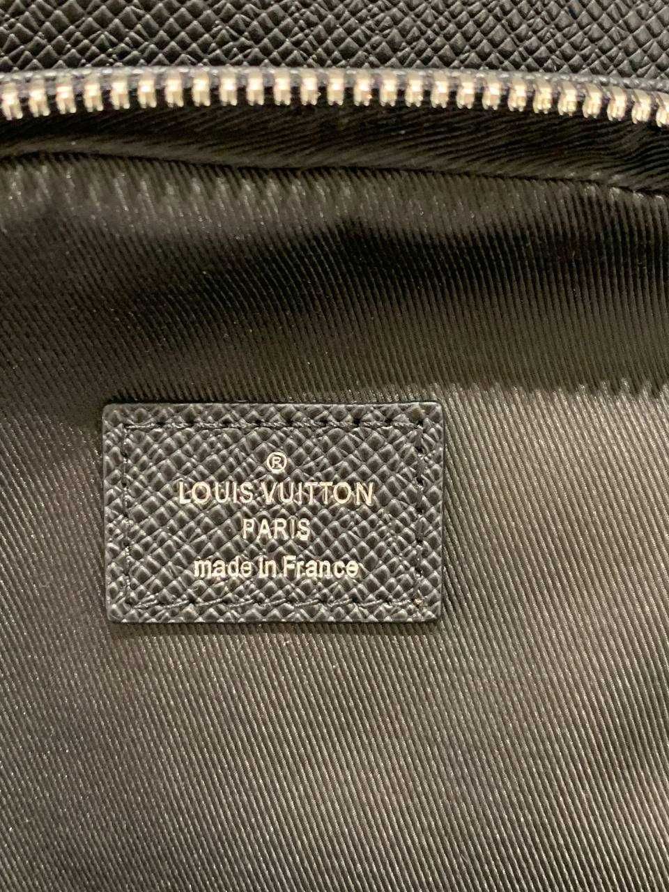 Louis Vuitton AVENUE SLING Taiga, оригінал