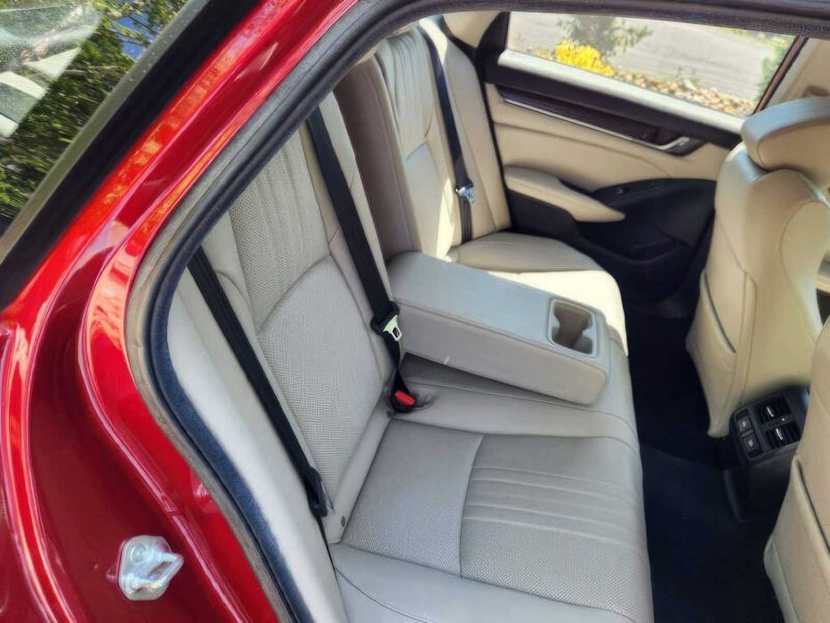 Honda Accord Hybrid Touring      2021