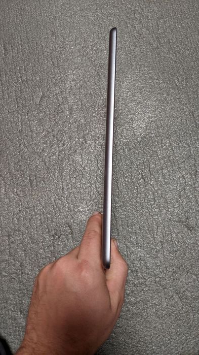 IPad 9.7 Air 16gb wifi + Bluetooth клавіатура Logitech айпад