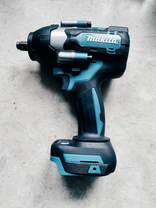 Klucz udarowy Makita DTW 700.1000nm