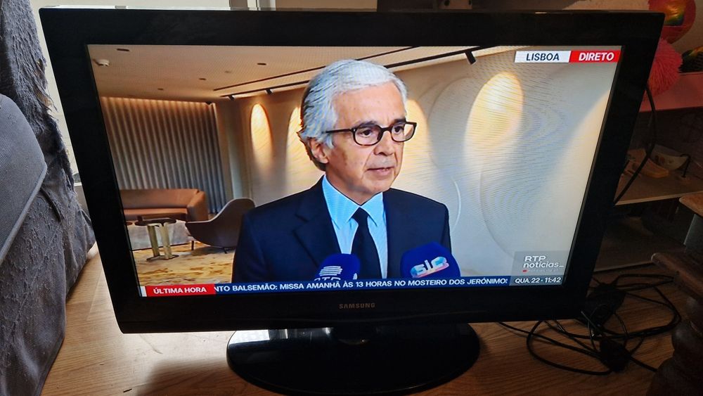 Samsung 32" LCD HD HDMI TDT