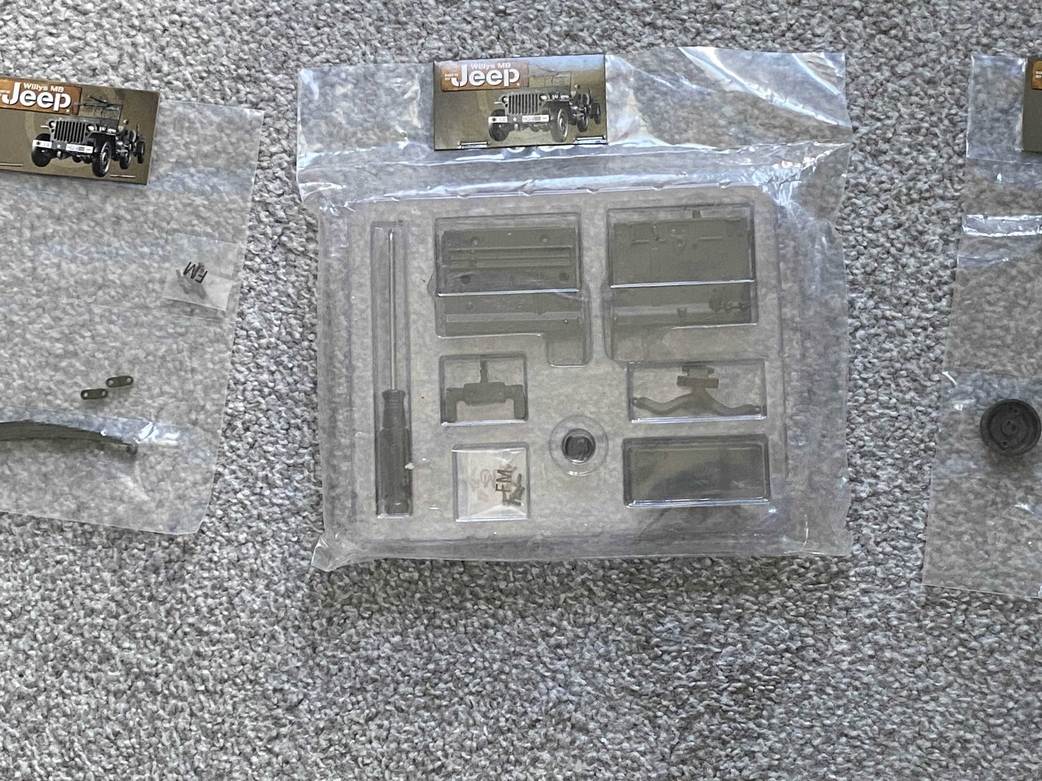 Części do Jeep Willys MB z przyczepą skala 1:8 - kolekcja Hachette