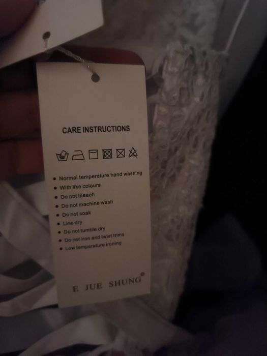 Vestido de noiva a estrear com etiqueta