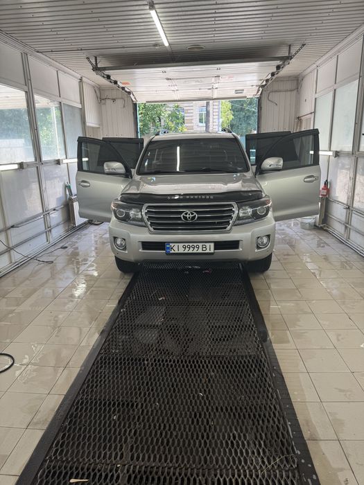 Ленкрузер 200 у гарному стані