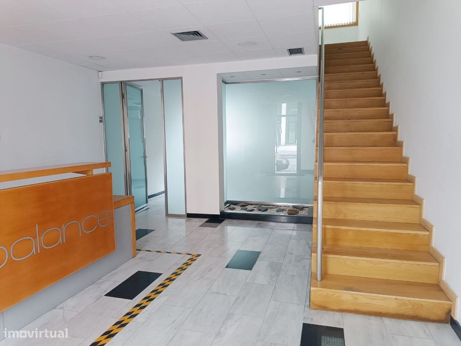 Espaço comercial/serviços em Coimbra (Av. Fernão de Magalhães)