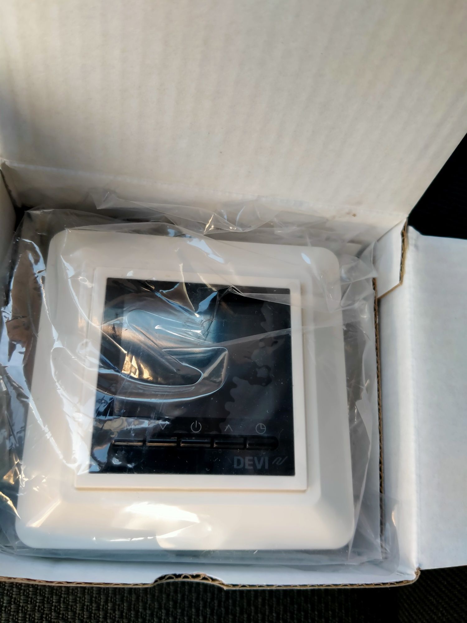 Devireg Opti programowalny termoregulator DEVI 140F1055