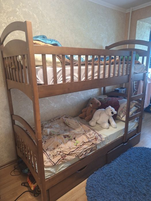 Продам двухярусне ліжко