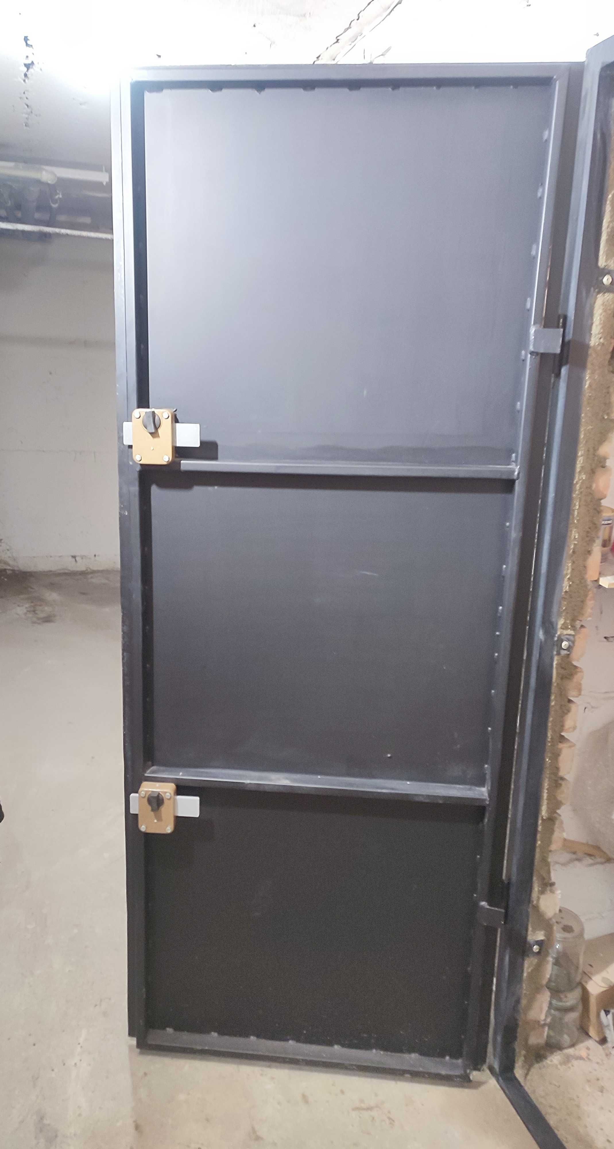 Drzwi metalowe do piwnicy schowka domku spawane do wymiaru 100x200