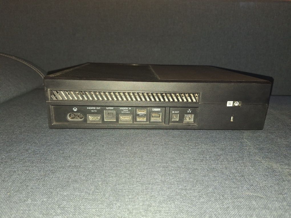 Xbox one konsola 500Gb + pad series, gry, pełne okablowanie