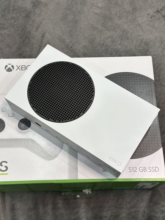 Xbox Series S 2 геймпади 512Гб