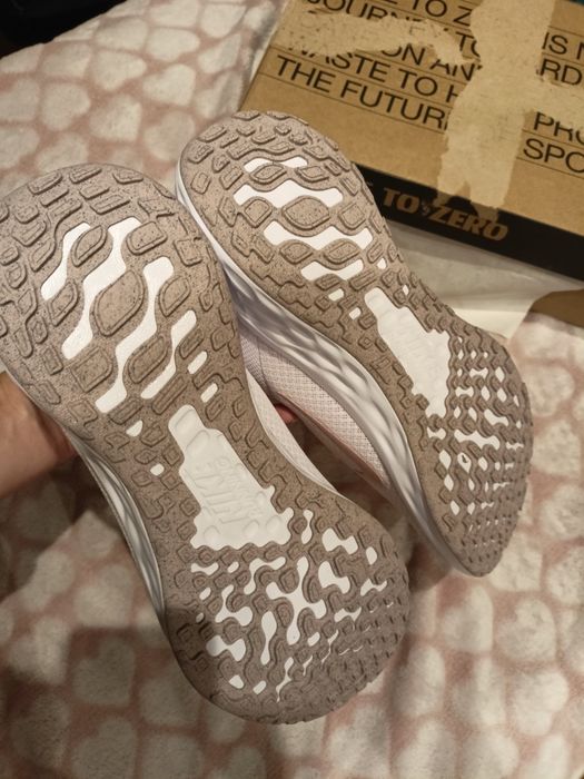 Zgrabne Nike Revolution 6NN Rozmiar 40/25,5 cm