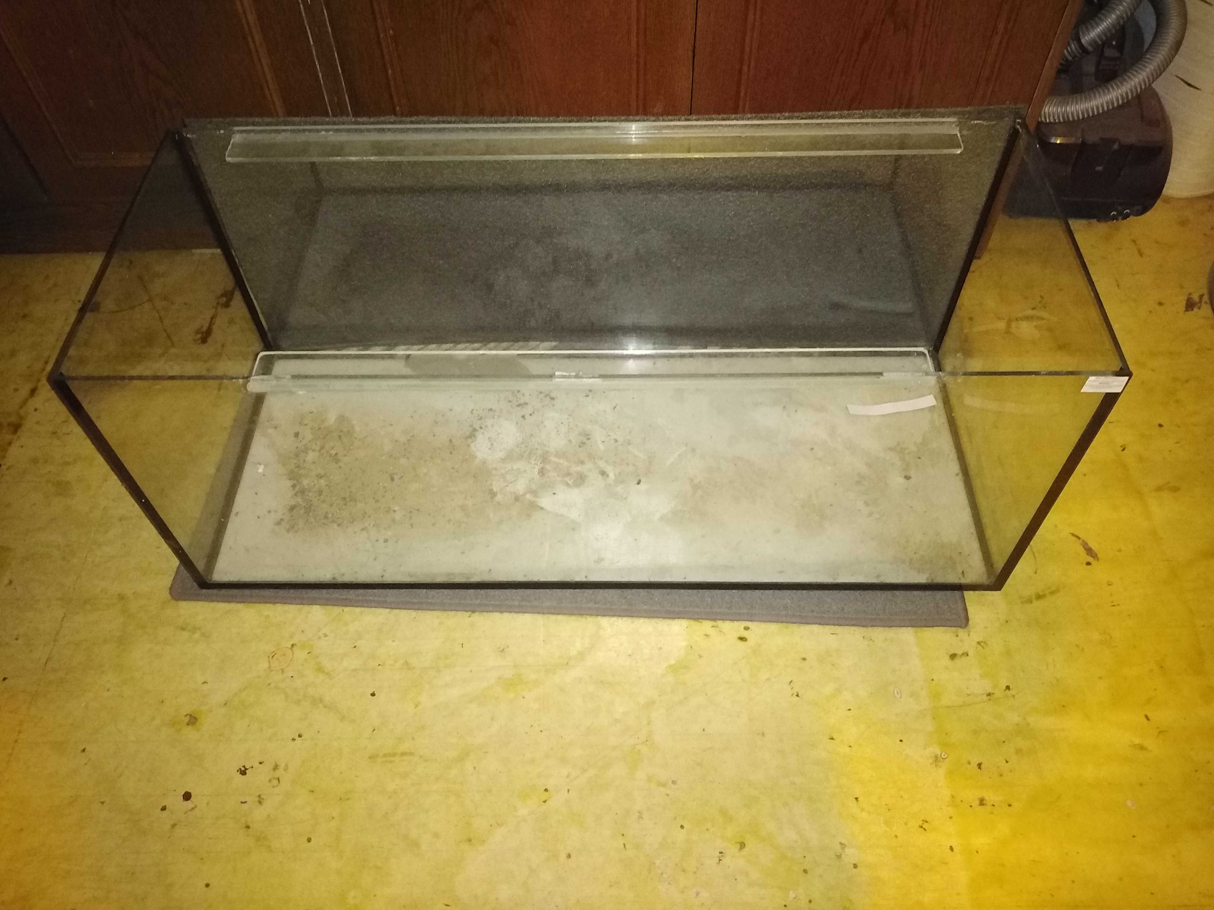 Akwarium i filtr zewnętrzny