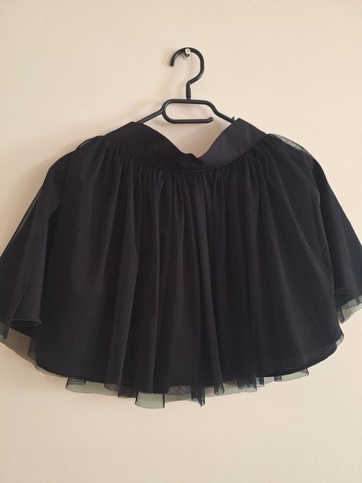 Spódniczka dziewczęca czarna, dwuwarstwowa. 128