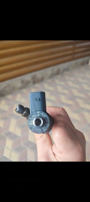 Форсунка обратка пасат ауді шкода б7 2.0тді 140сил лобове скло б7