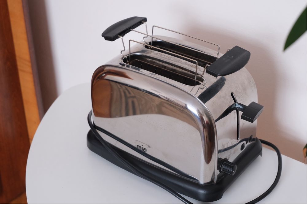 Тостер Mia Model No. ТА 4703а