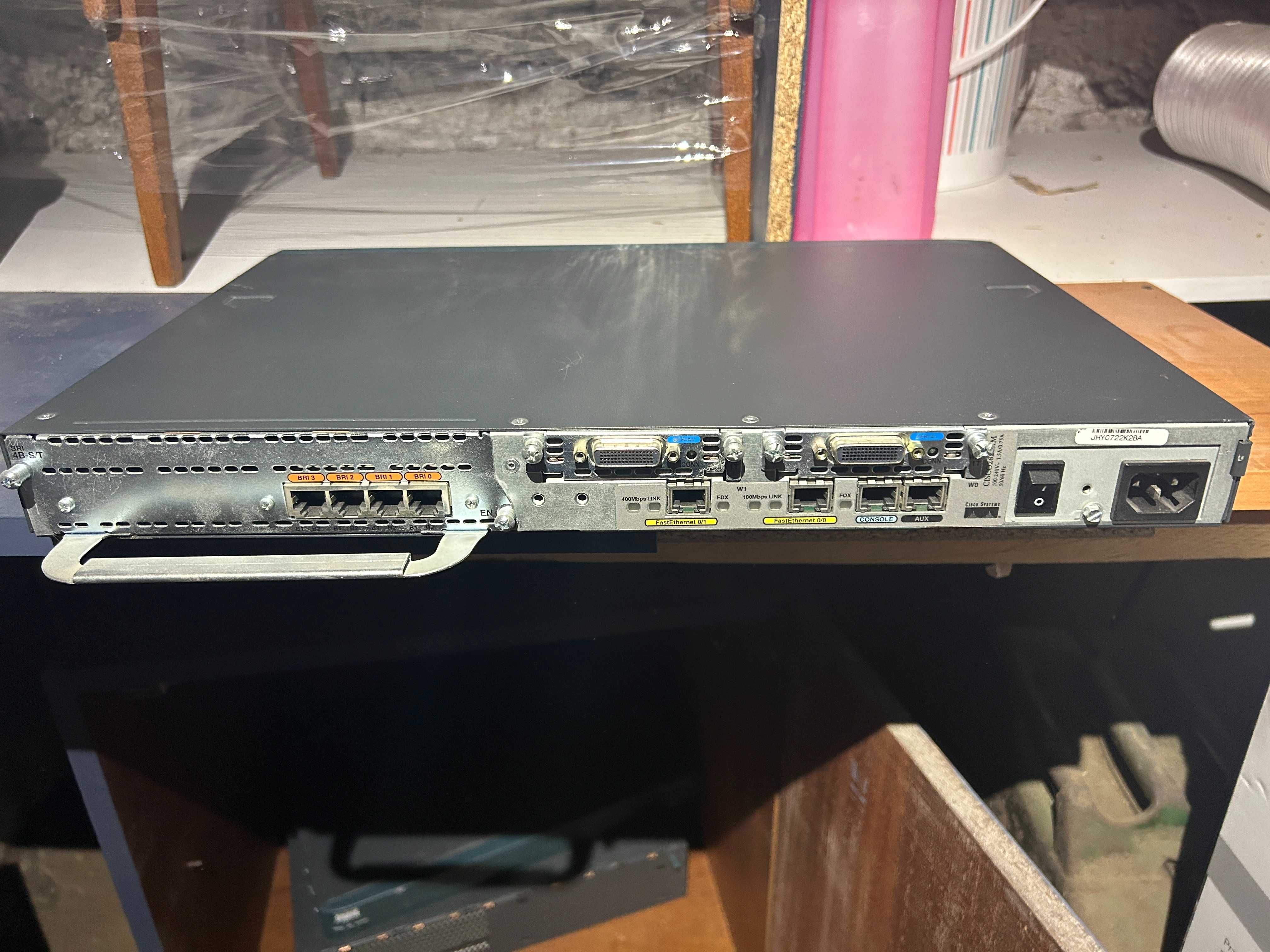 Urządzenia Cisco 2621XM, 3725, 3745