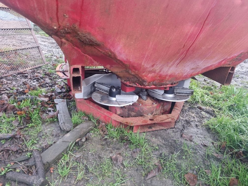 Rozsiewacz nawozów kuhn rouch