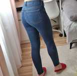 Damskie spodnie jeansowe H&M &DENIM Skinny Coupe Moulante rozm 28 S-M