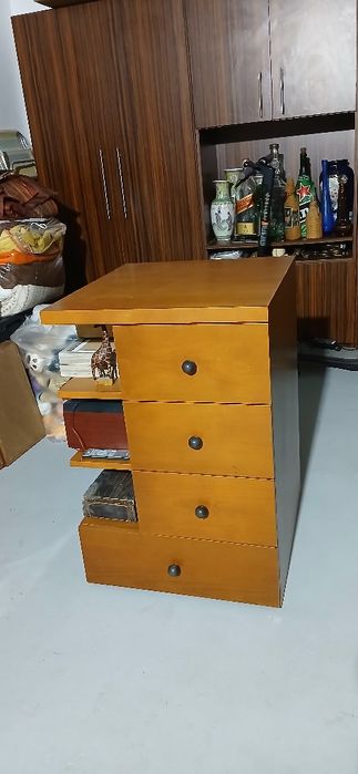 Móvel de quarto muito bom