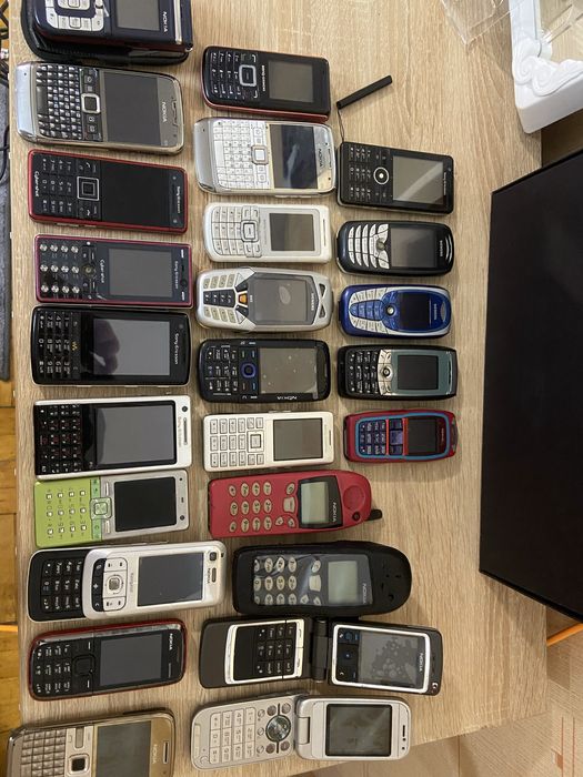 Кнопочные мобильнае телефоны SE, Simens, Nokia