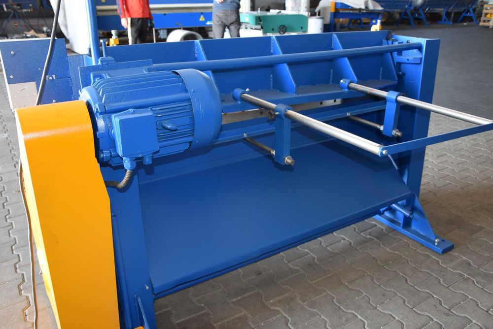 Mechaniczna gilotyna do blachy 1500/1.5 mm