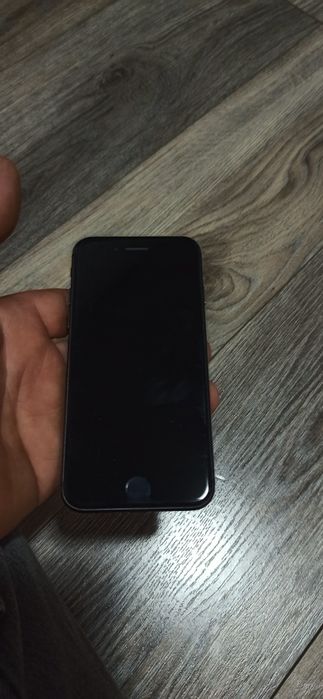 iPhone 8.Хороший стан