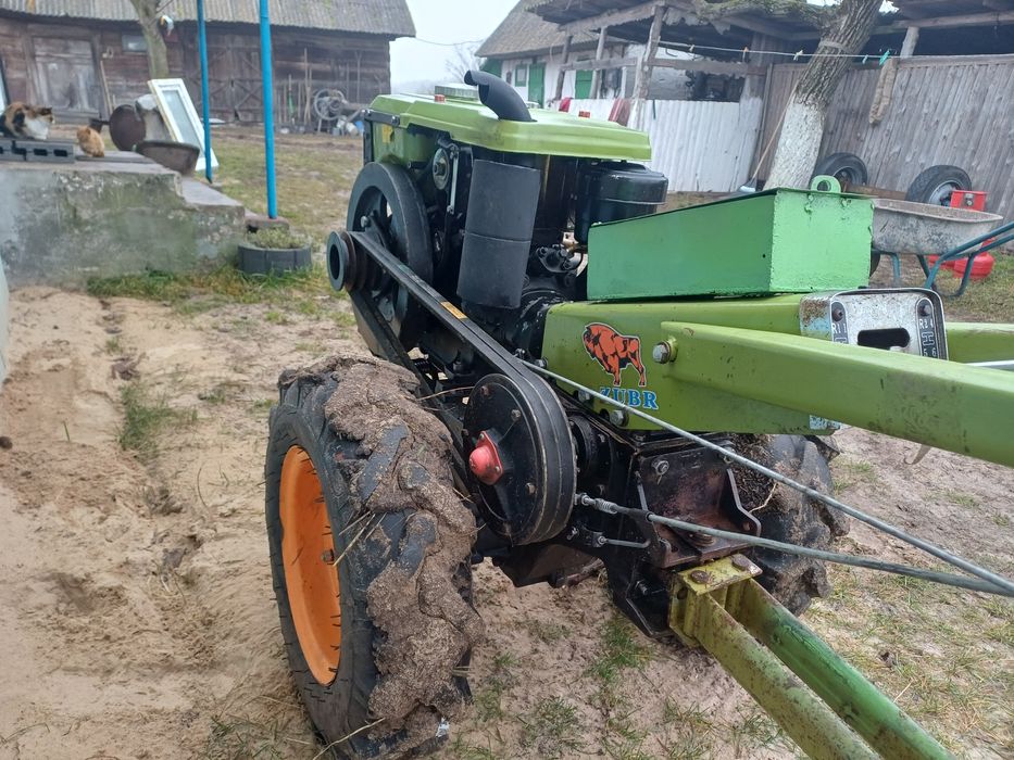 Мотоблок Зубр 10 з навсним в комплекті