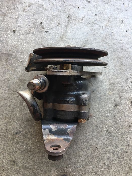 Насос гидроусилителя гідропідсилювача ГУР Mazda 323 BA