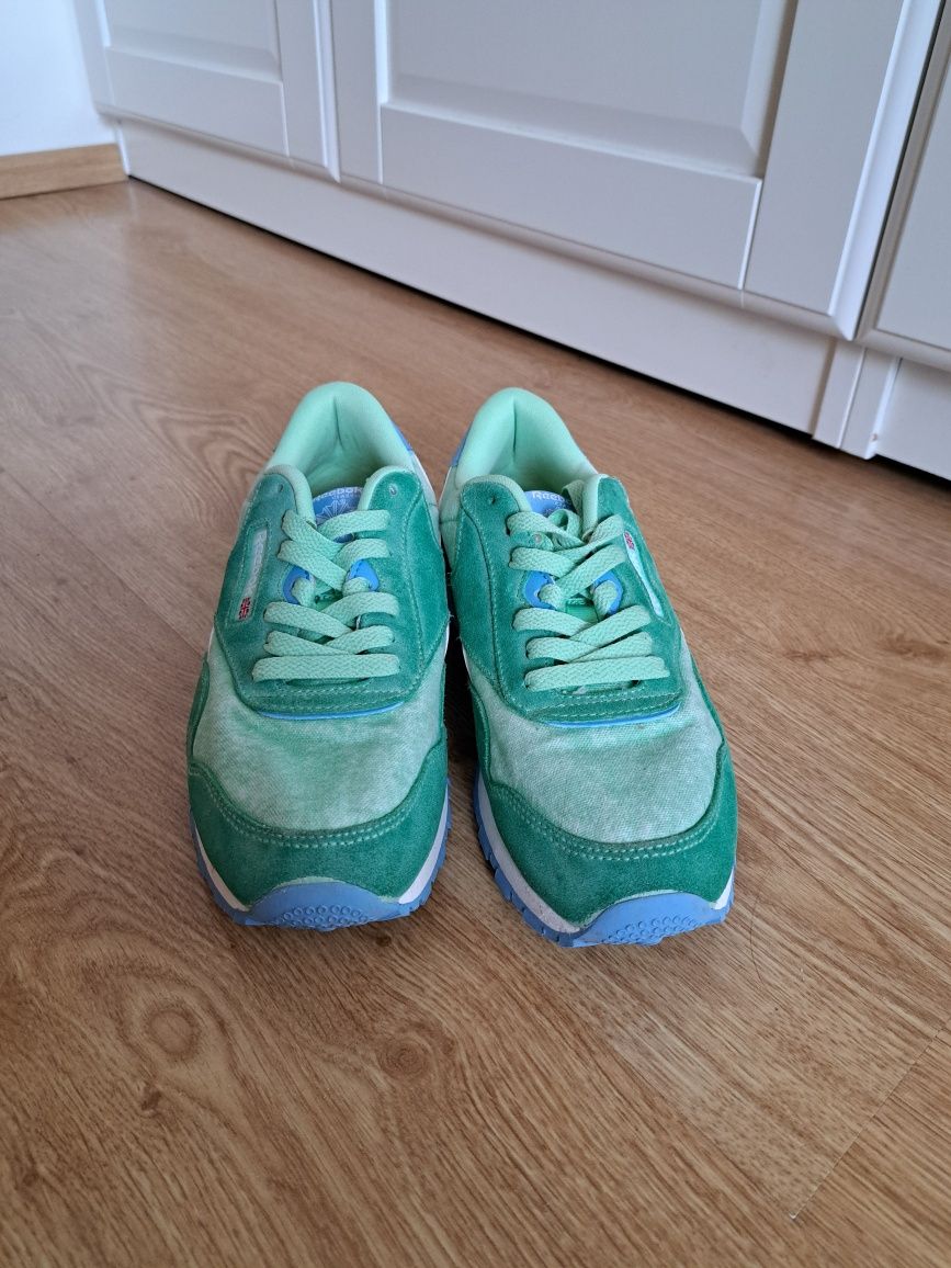 Buty sportowe damskie, sneakersy. Reebok. Rozmiar 35/36. Wkładka 23 cm