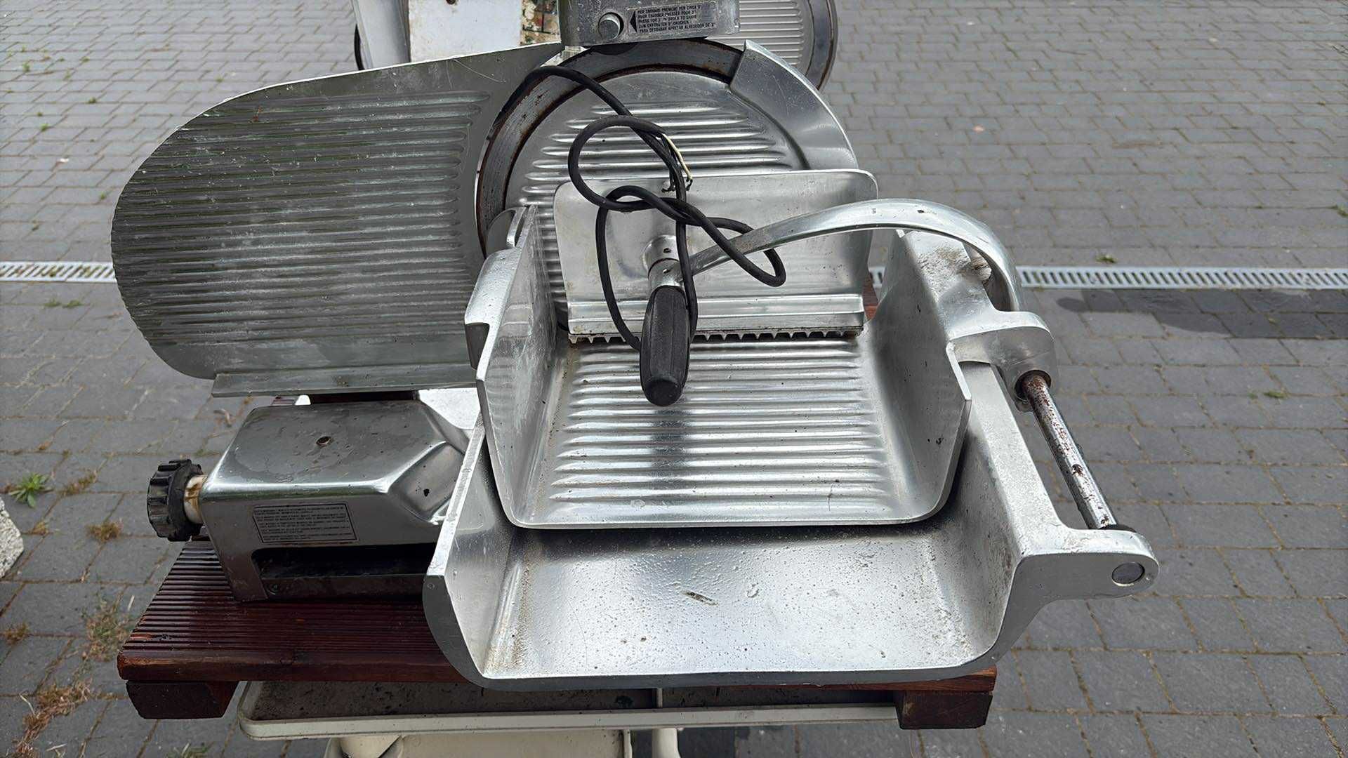 Krajalnica KI30 Affettatrice verticale professionalE