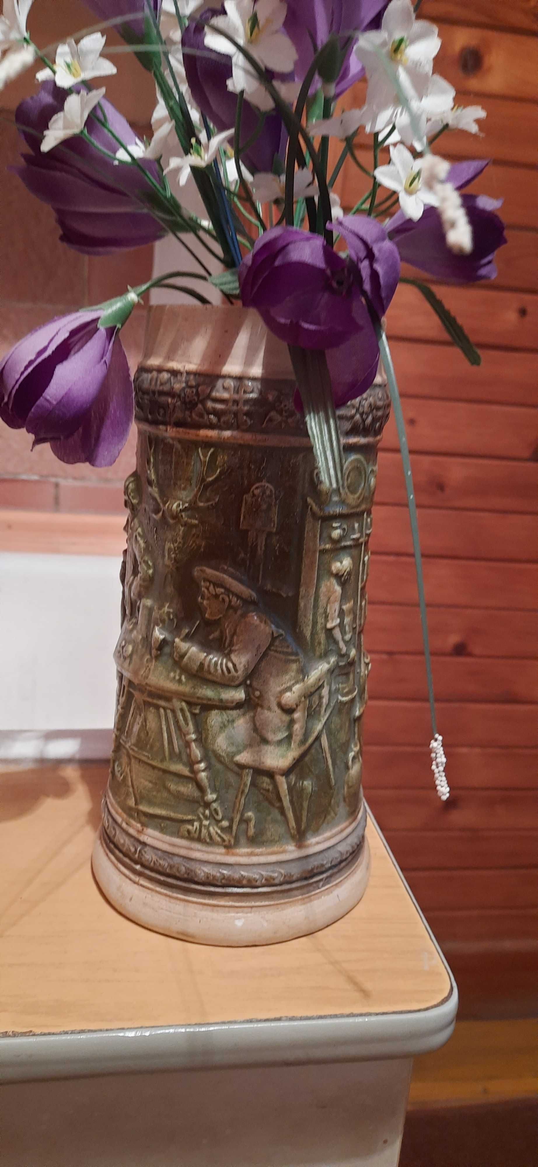 Ceramiczny ozdobny kufel