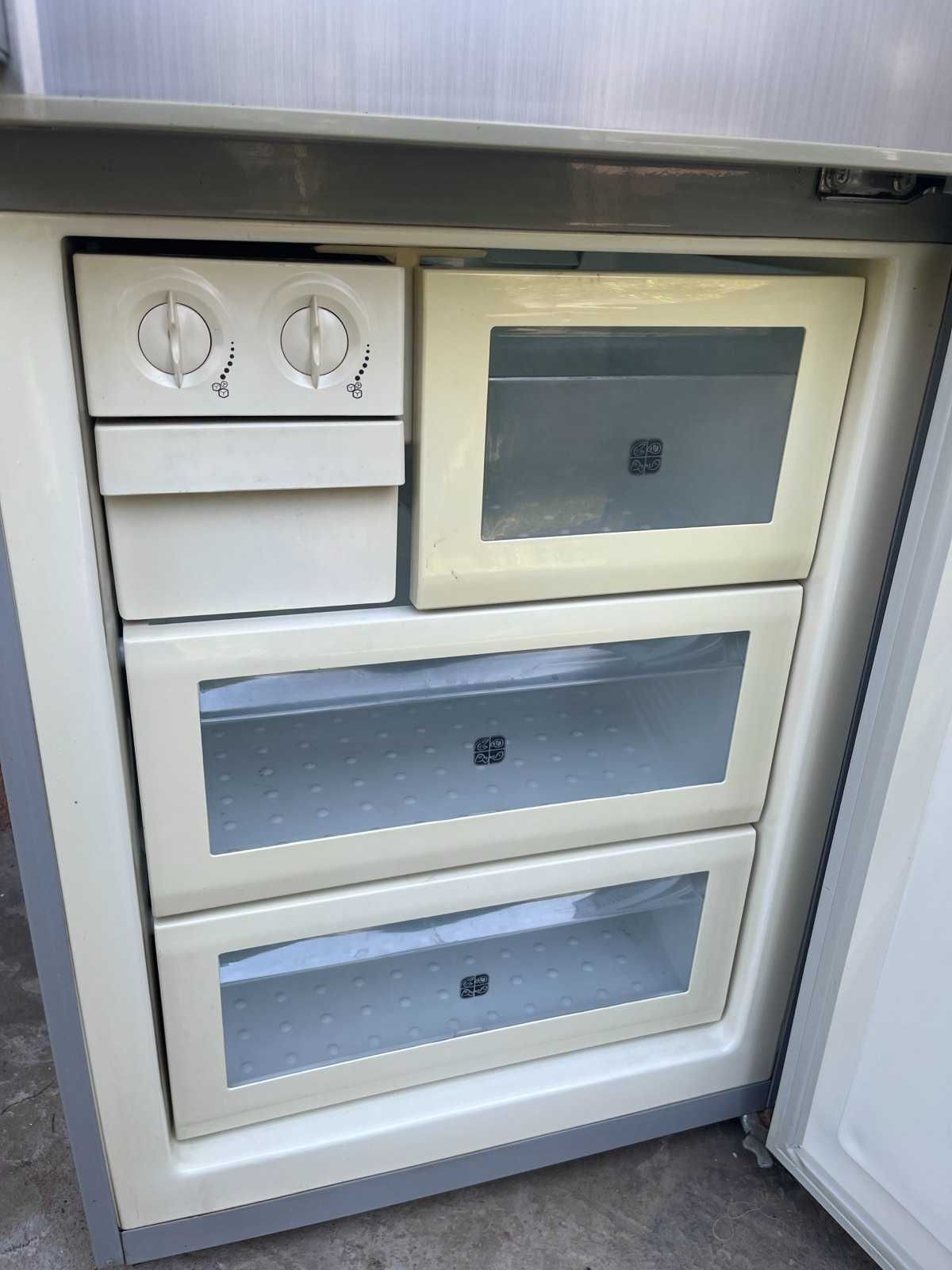 Продам холодильник Samsung NO FROST