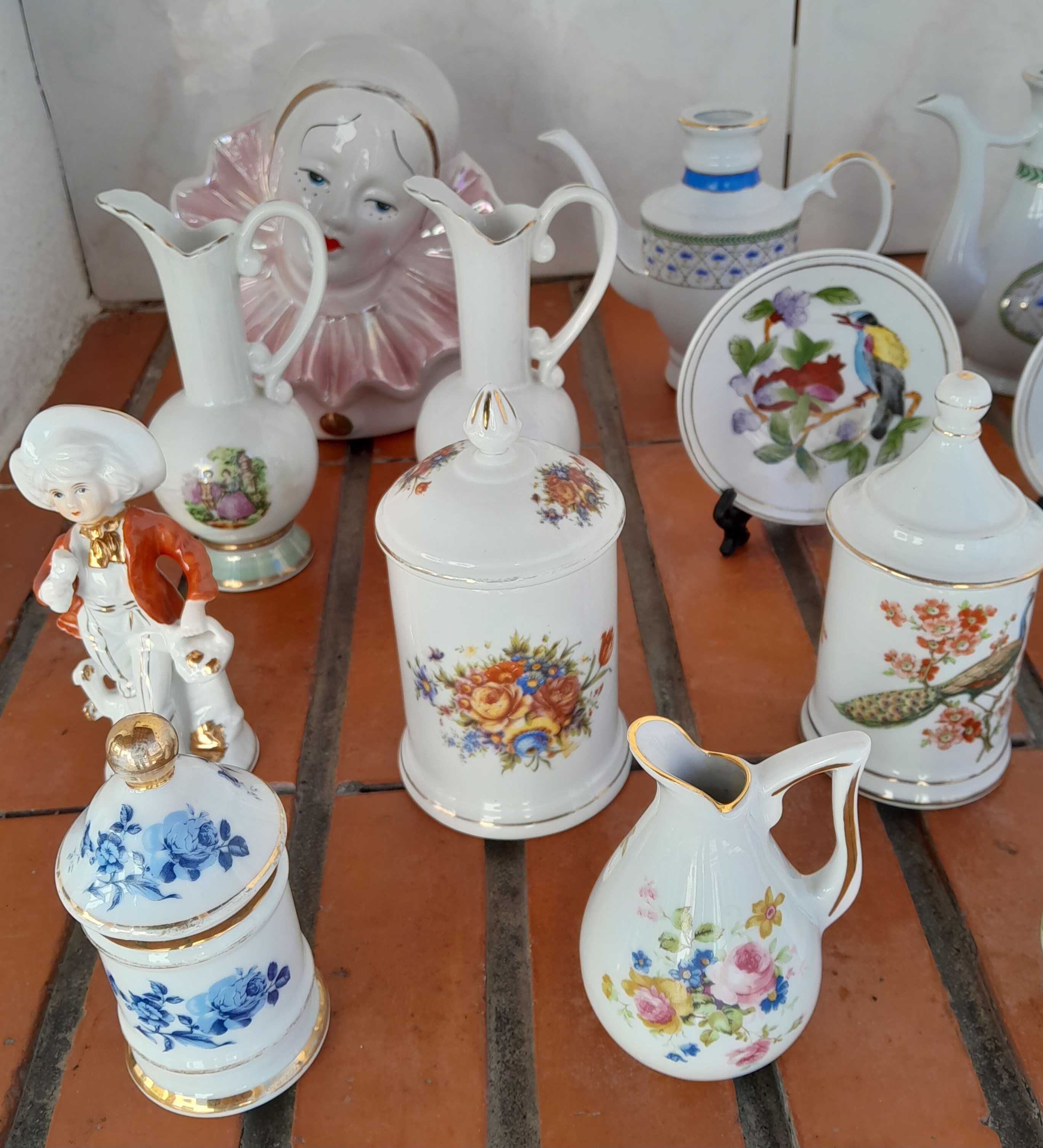 Bibelôs/Peças decorativas em porcelana