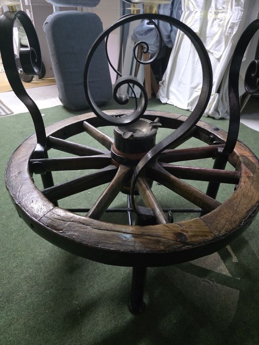 Mesa redonda roda carroça