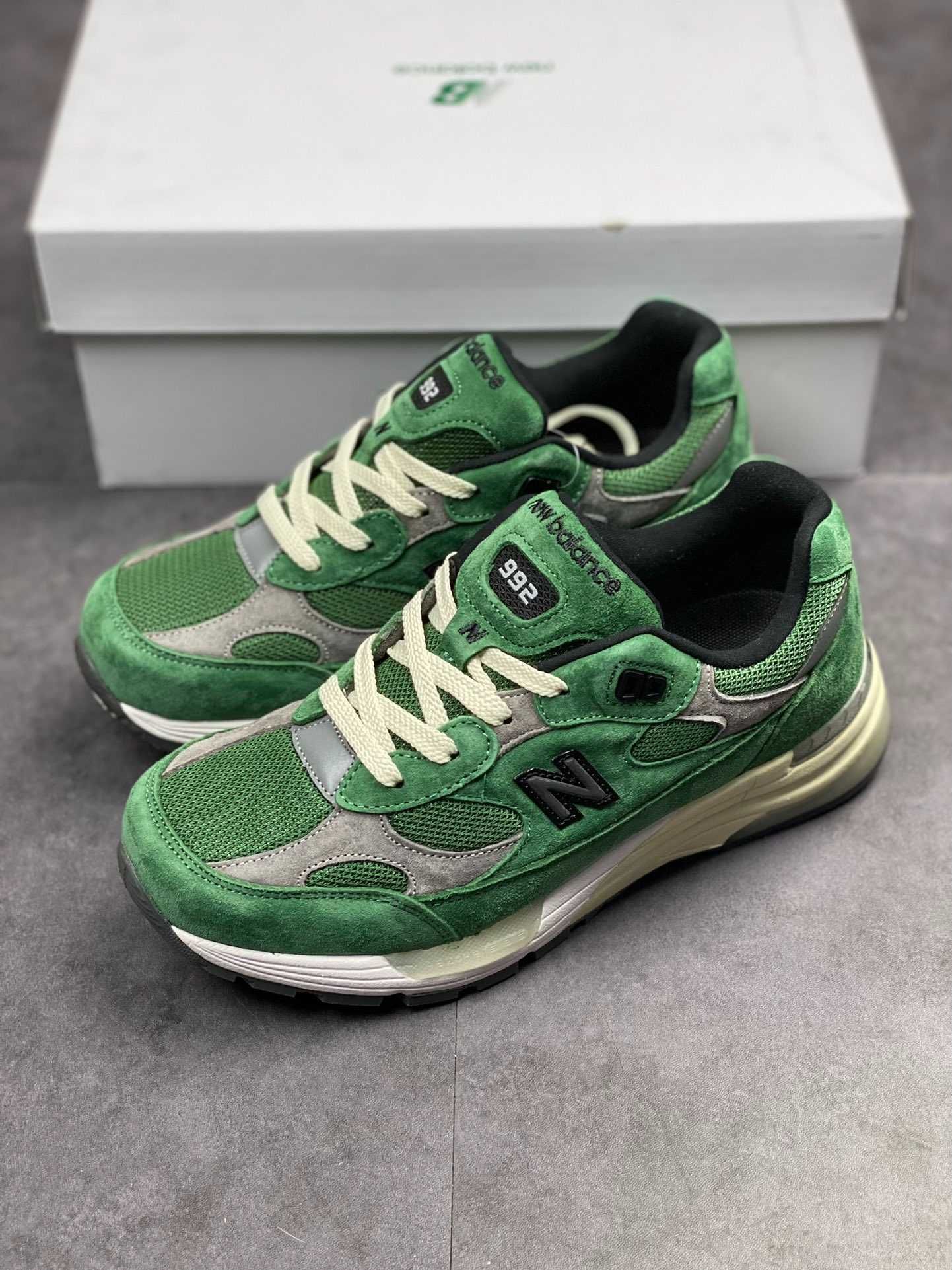 New Balance Retro style pure original batch M992JJ