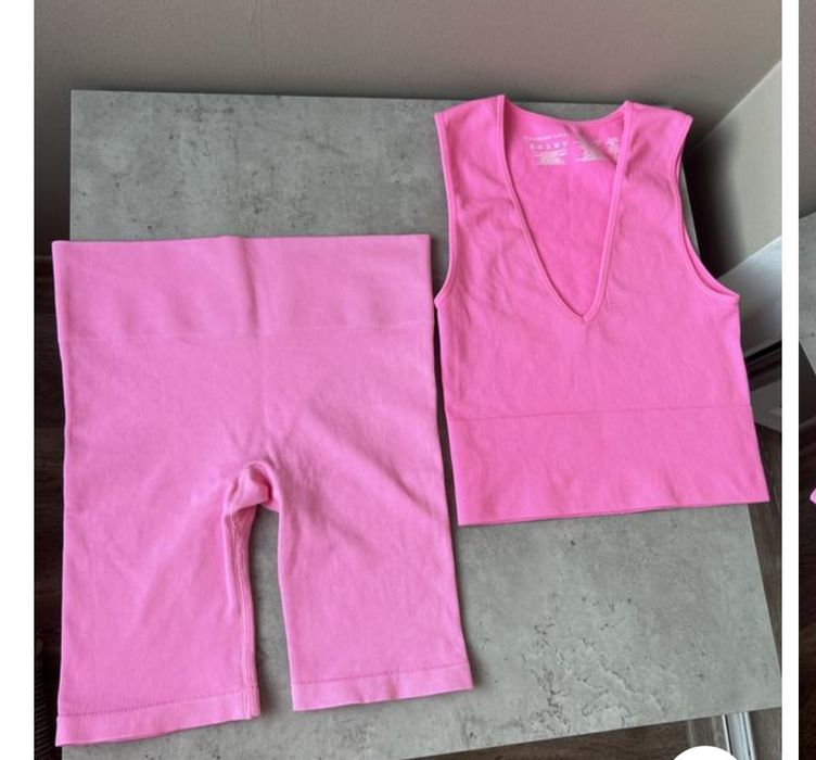 Спортивний костюм( топ  та велосипедки шорти Primark)