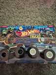Hot Wheels Monster Trucks Demolition Doubles Snake Bite e Bigfoot etc