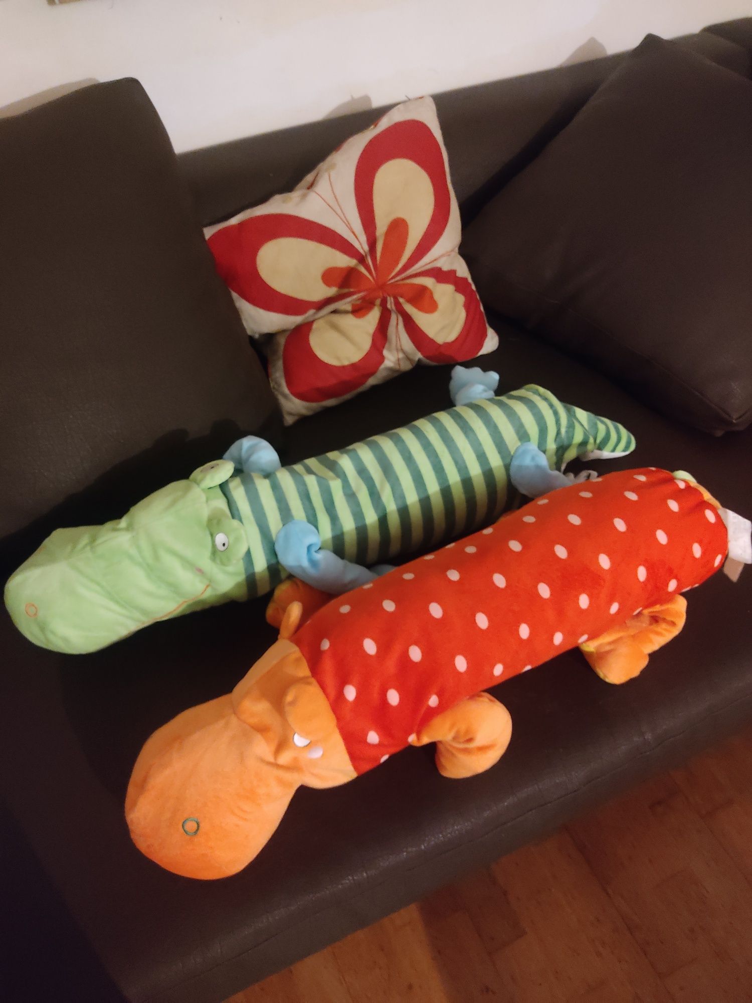2 almofadas/peluches Ikea