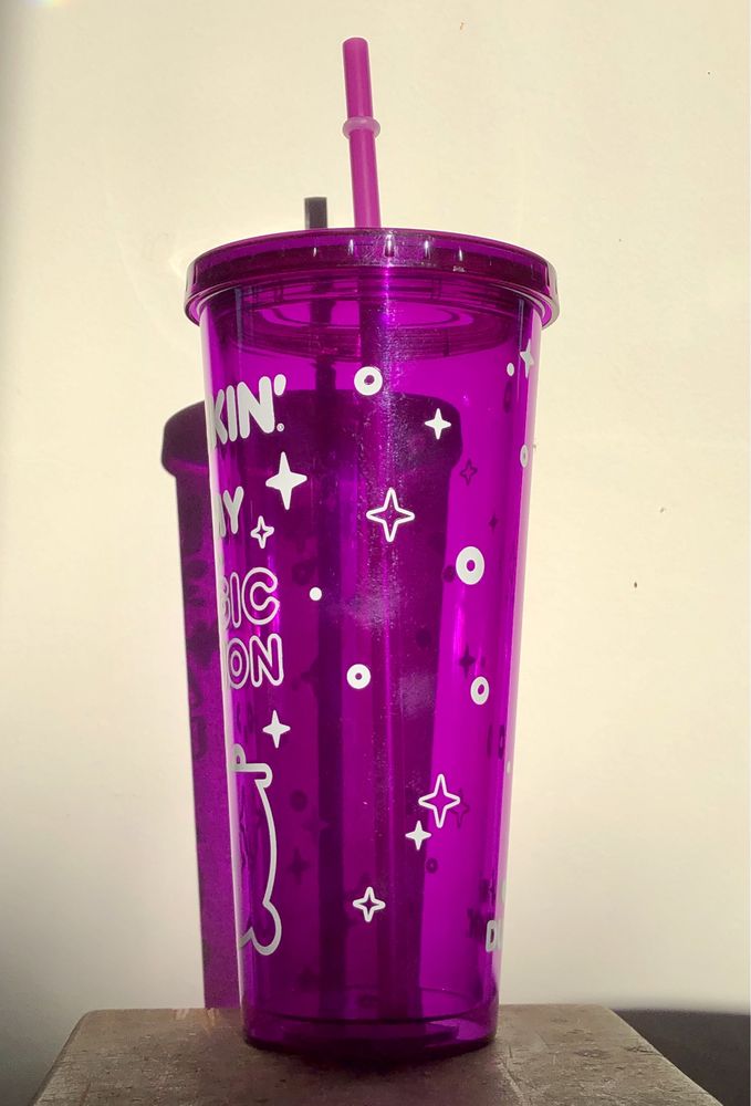 Świecący termo kubek z USA DUNKIN is My Magic Potion 2024 glow 650 ml