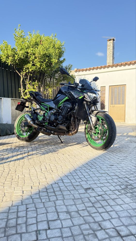 Moto Kawasaki Z900 – 2023 – Como nova | Extras incluídos