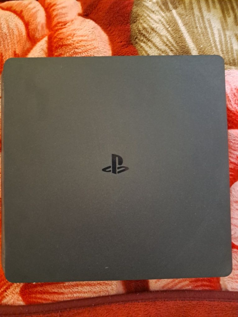 Б/у PlayStation 4 slim на 1 TB в ідеальному стані!