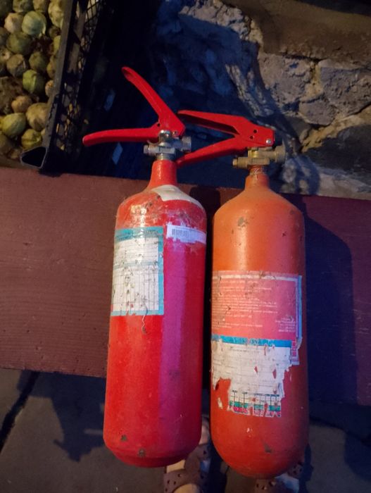 Вогнегасник вуглекислотний