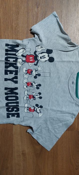 Conjunto Mickey de tshirt e calções 7 / 8 anos